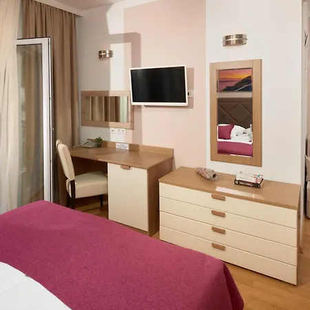 Fortuna 4* Milna (Hvar)